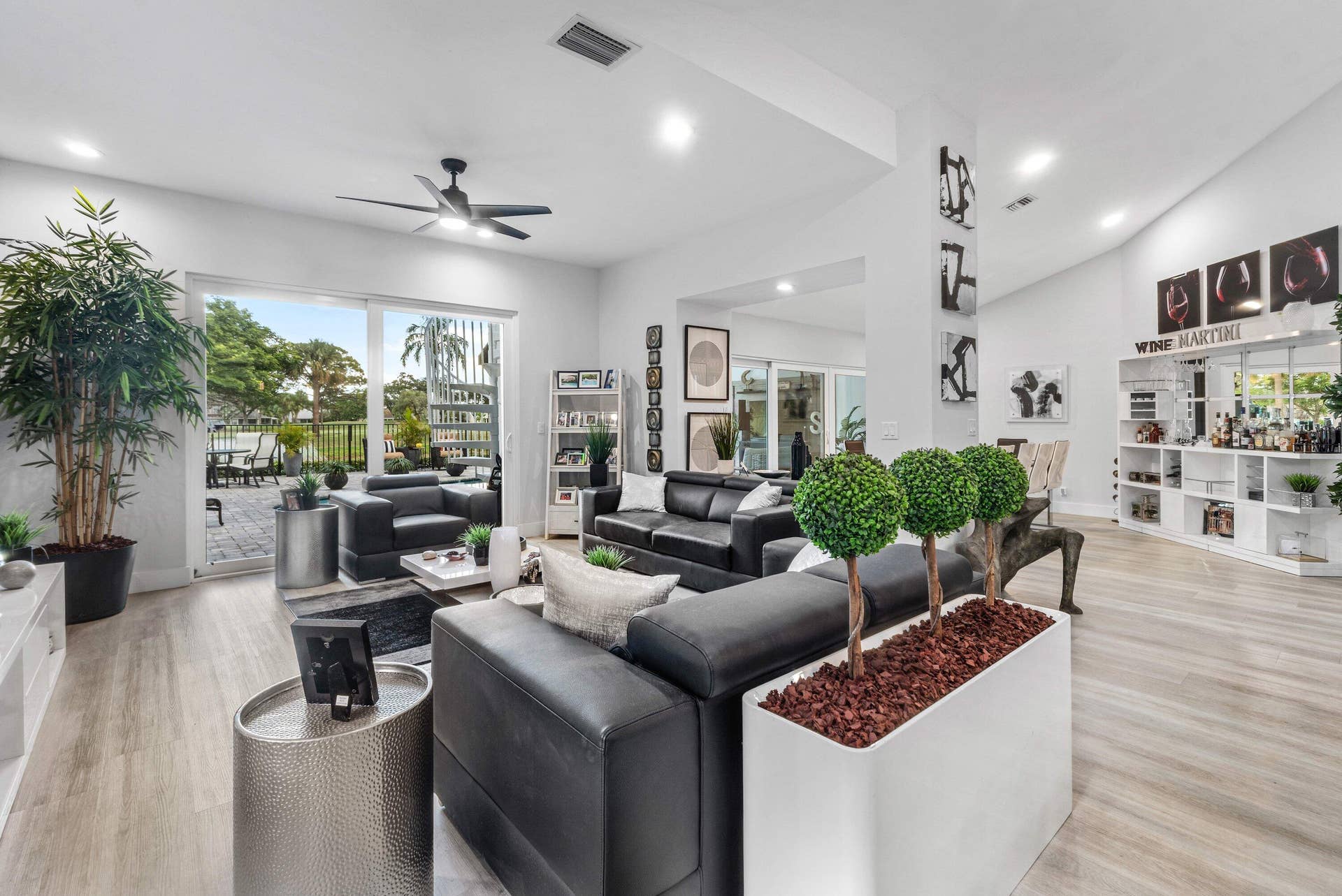 13138 Touchstone Place, Palm Beach Gardens, FL 33418 Living room