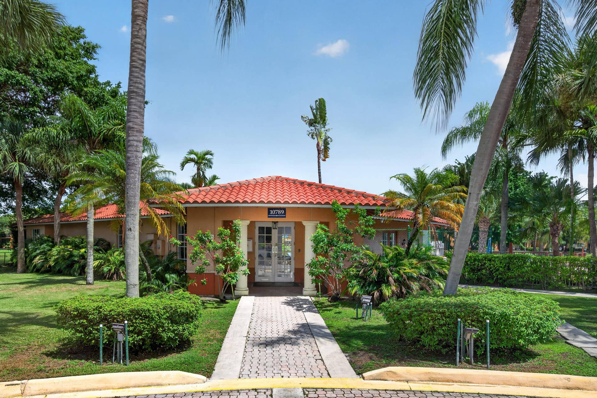 10701 CLEARY Boulevard, #306, Plantation, Plantation, FL 33324 10717 apt 106-26