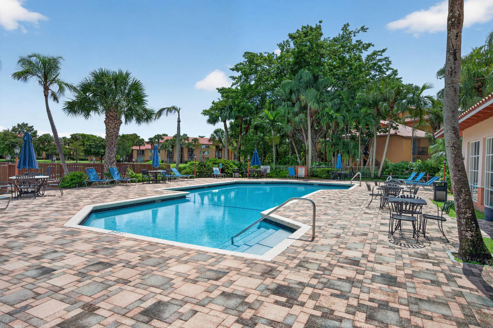 10701 CLEARY Boulevard, #306, Plantation, Plantation, FL 33324 10717 apt 106-28