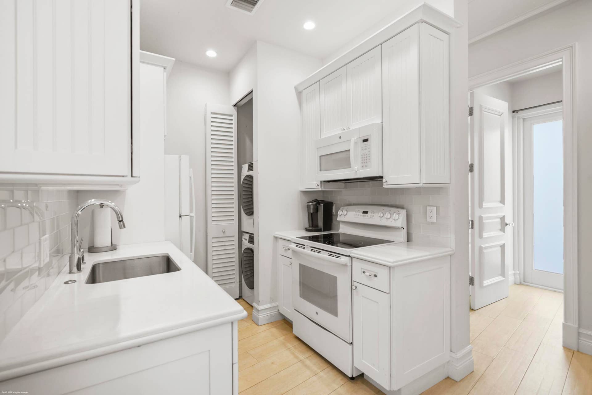 2344 Golf Brook Drive, Wellington, FL 33414 Studio's Kitchen