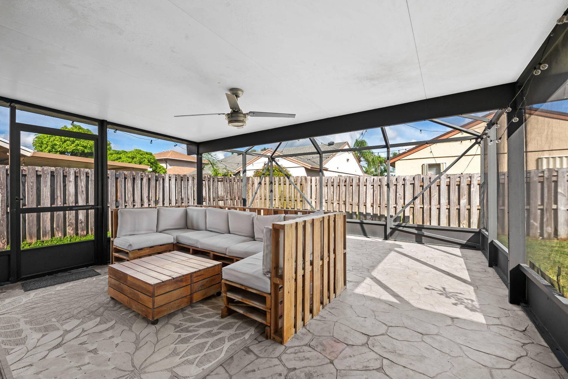 Screened-In Porch