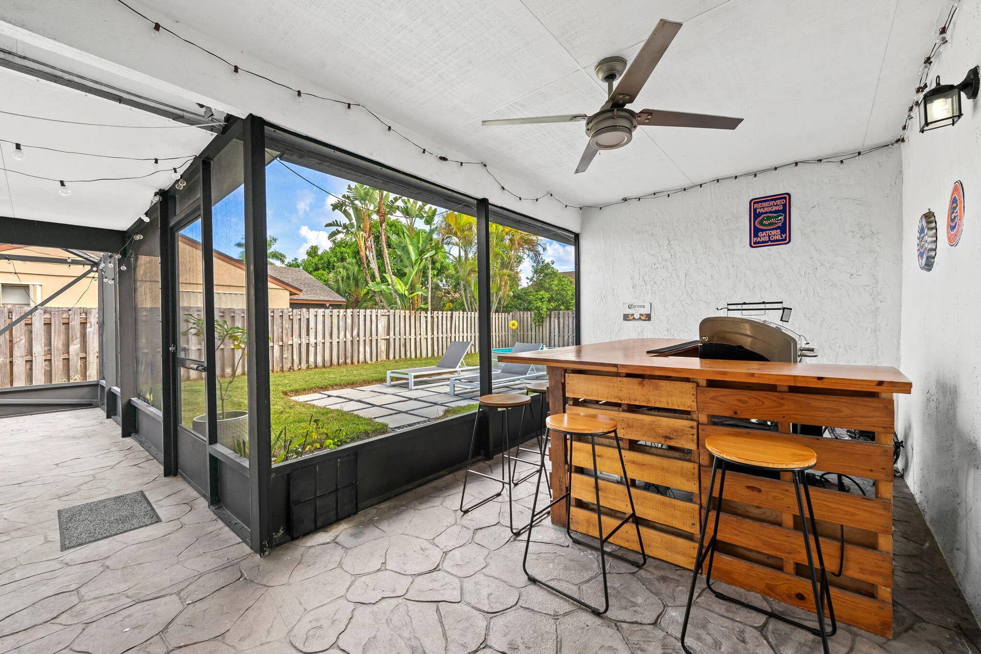 Screened-In Porch
