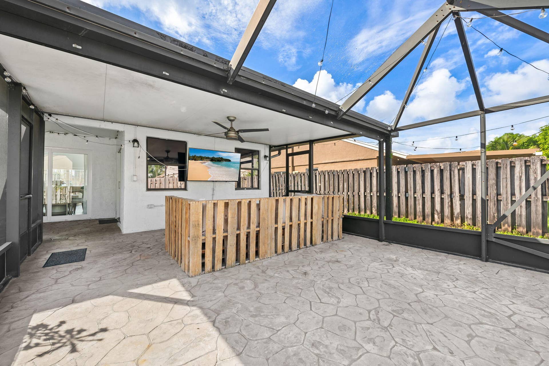 Screened-In Porch