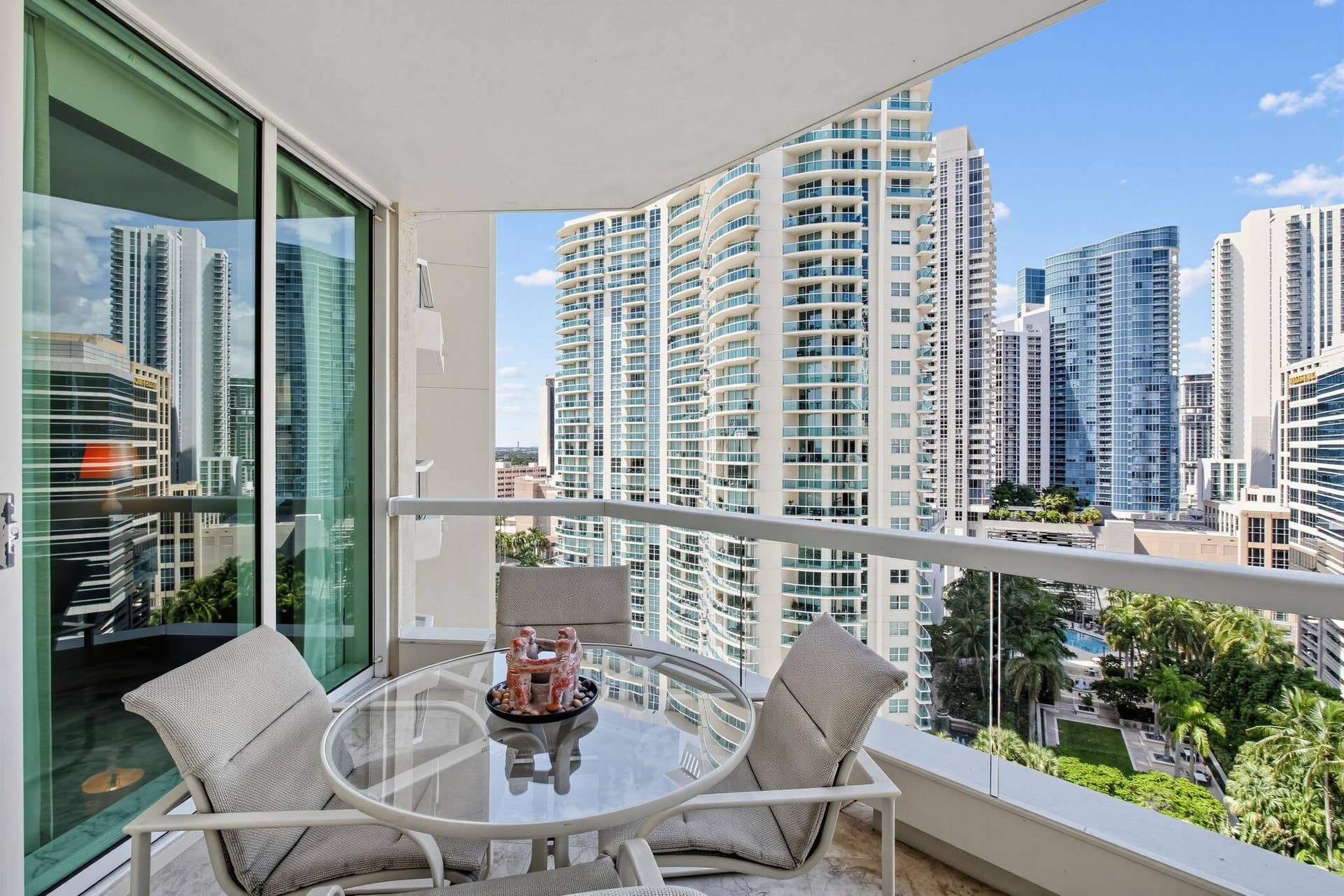 18_411_N_New_River_Dr_E-BalconySWView-14
