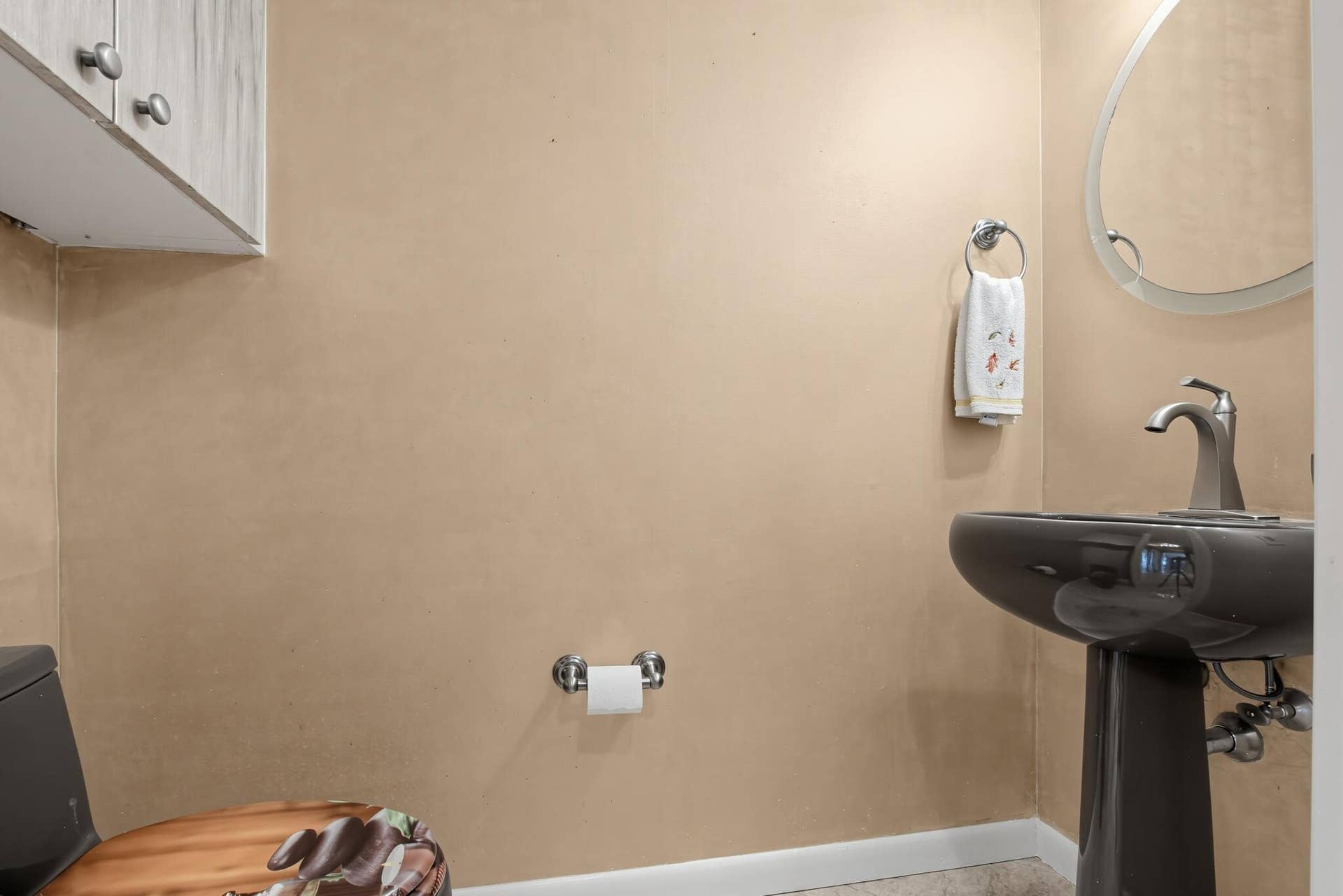 68_411_N_New_River_Dr_E-Bathroom-1444
