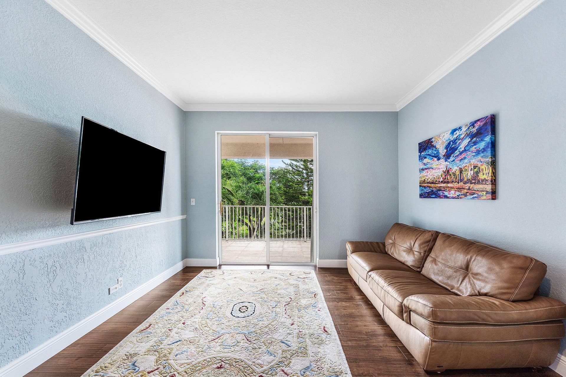 Upstairs living area/ playroom/ flex space