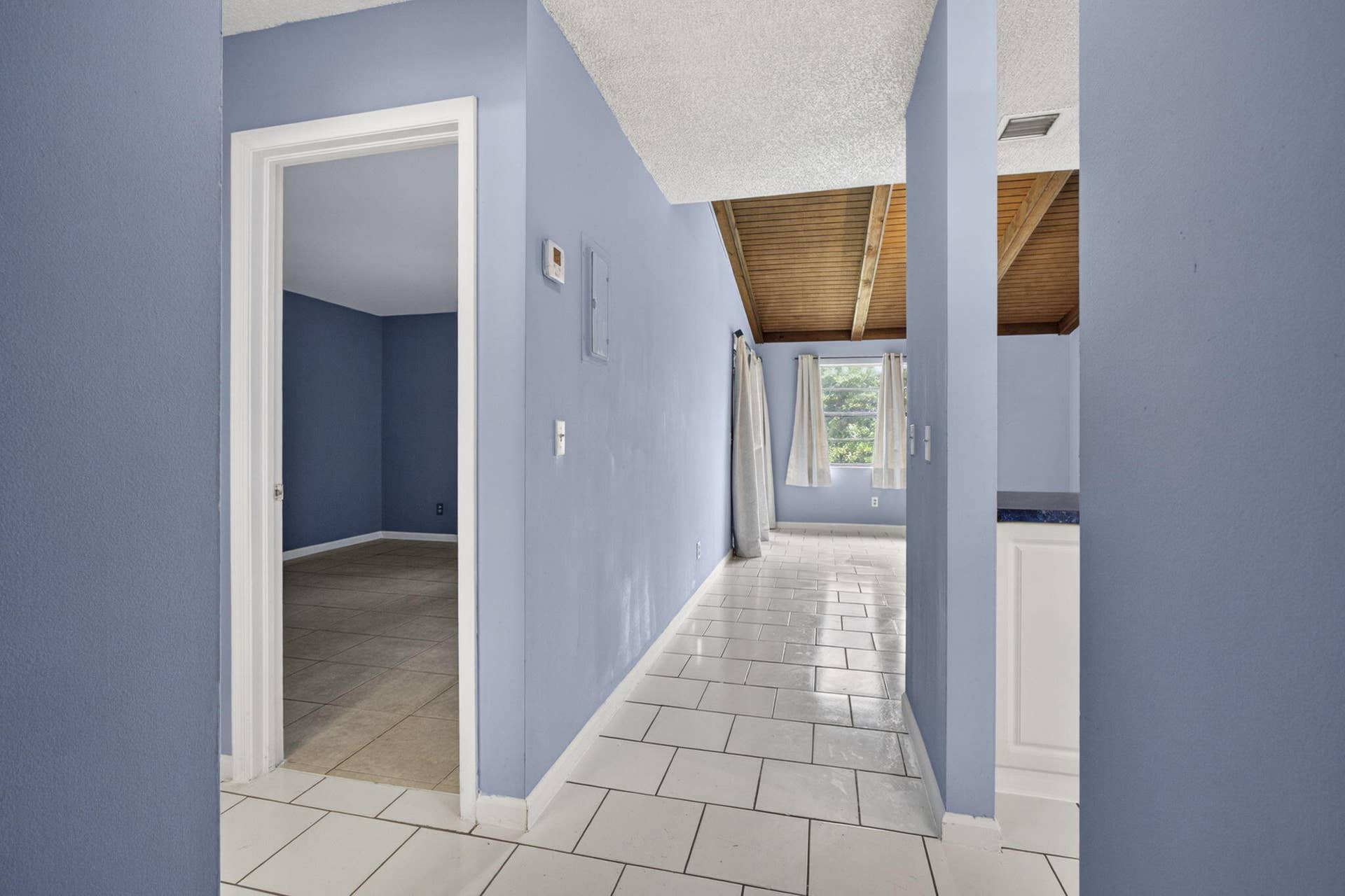 4661 PERTH Road, West Palm Beach, FL 33415 Hallway_1