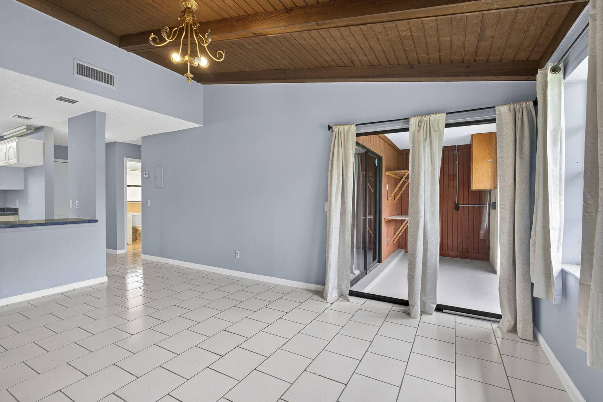 4661 PERTH Road, West Palm Beach, FL 33415 Living_room_Patio_2