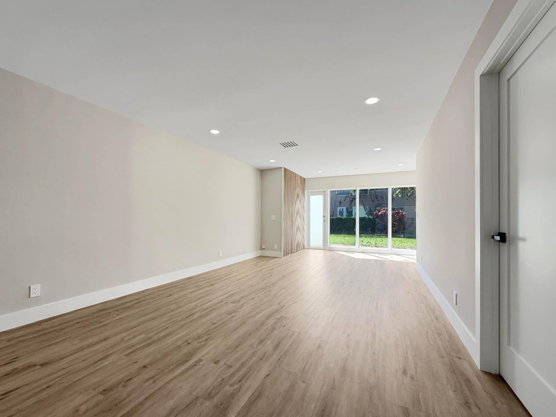 13924 Vía Flora, Delray Beach, FL 33484 REAL/October 2026 COMPLETION