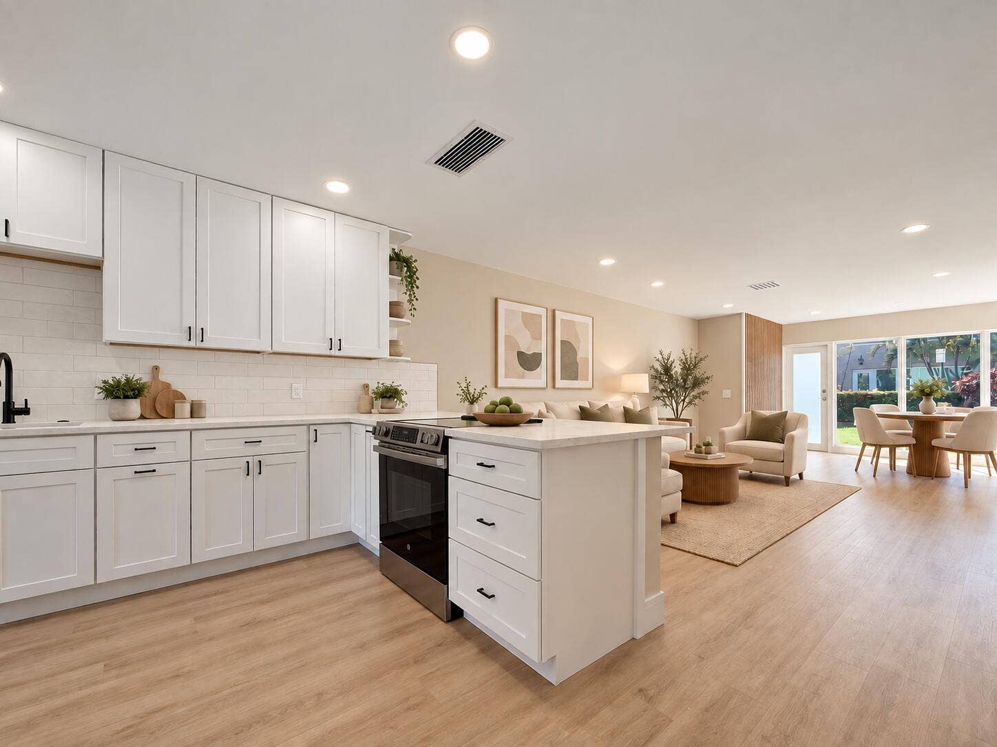 13924 Vía Flora, Delray Beach, FL 33484 Virtually staged