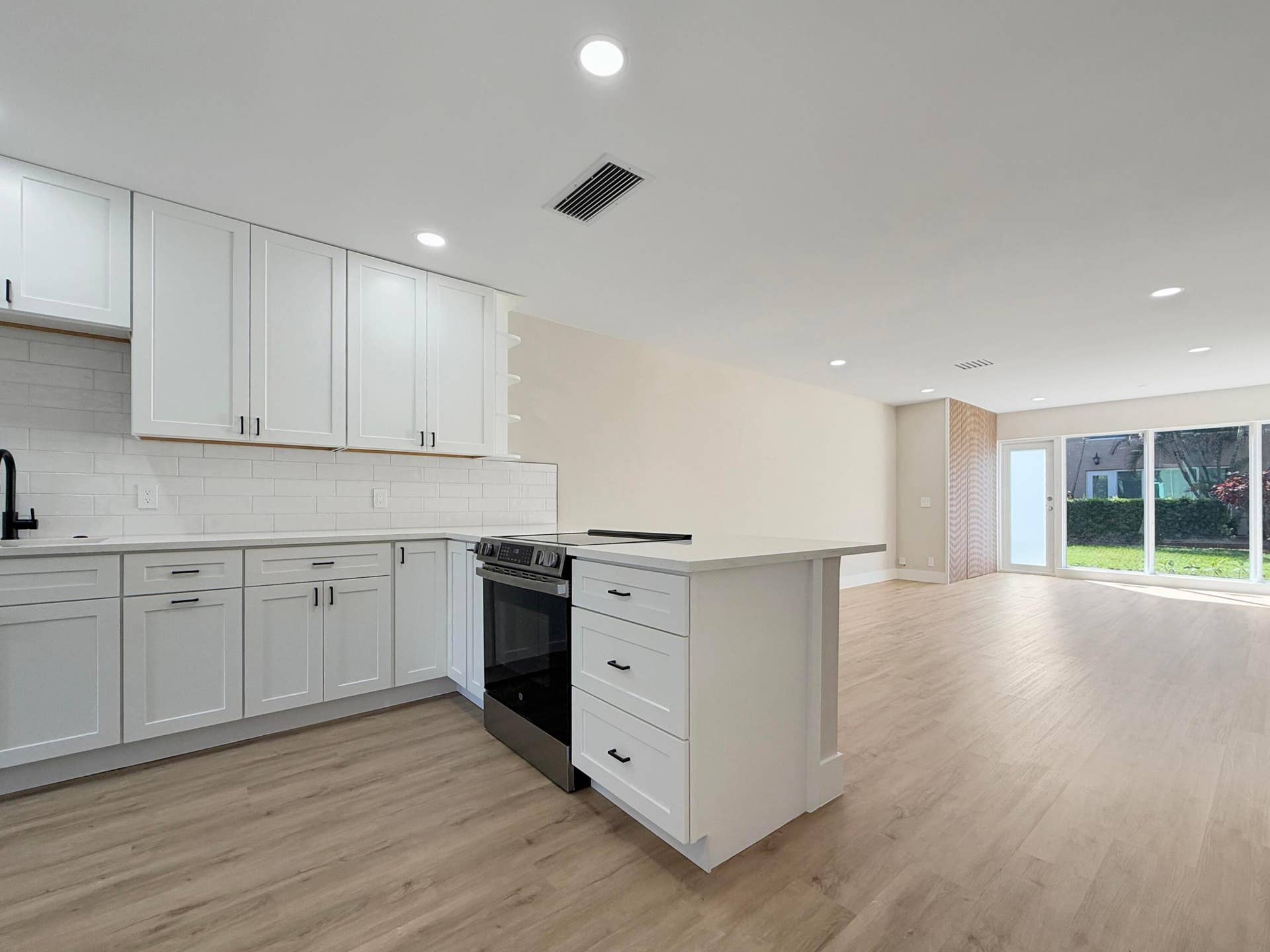 13924 Vía Flora, Delray Beach, FL 33484 REAL/October 2026 COMPLETION
