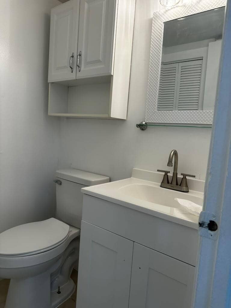 bathroom 02