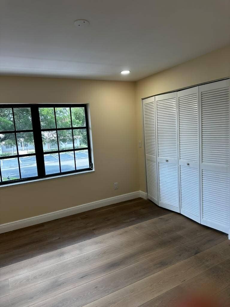 bedroom 04