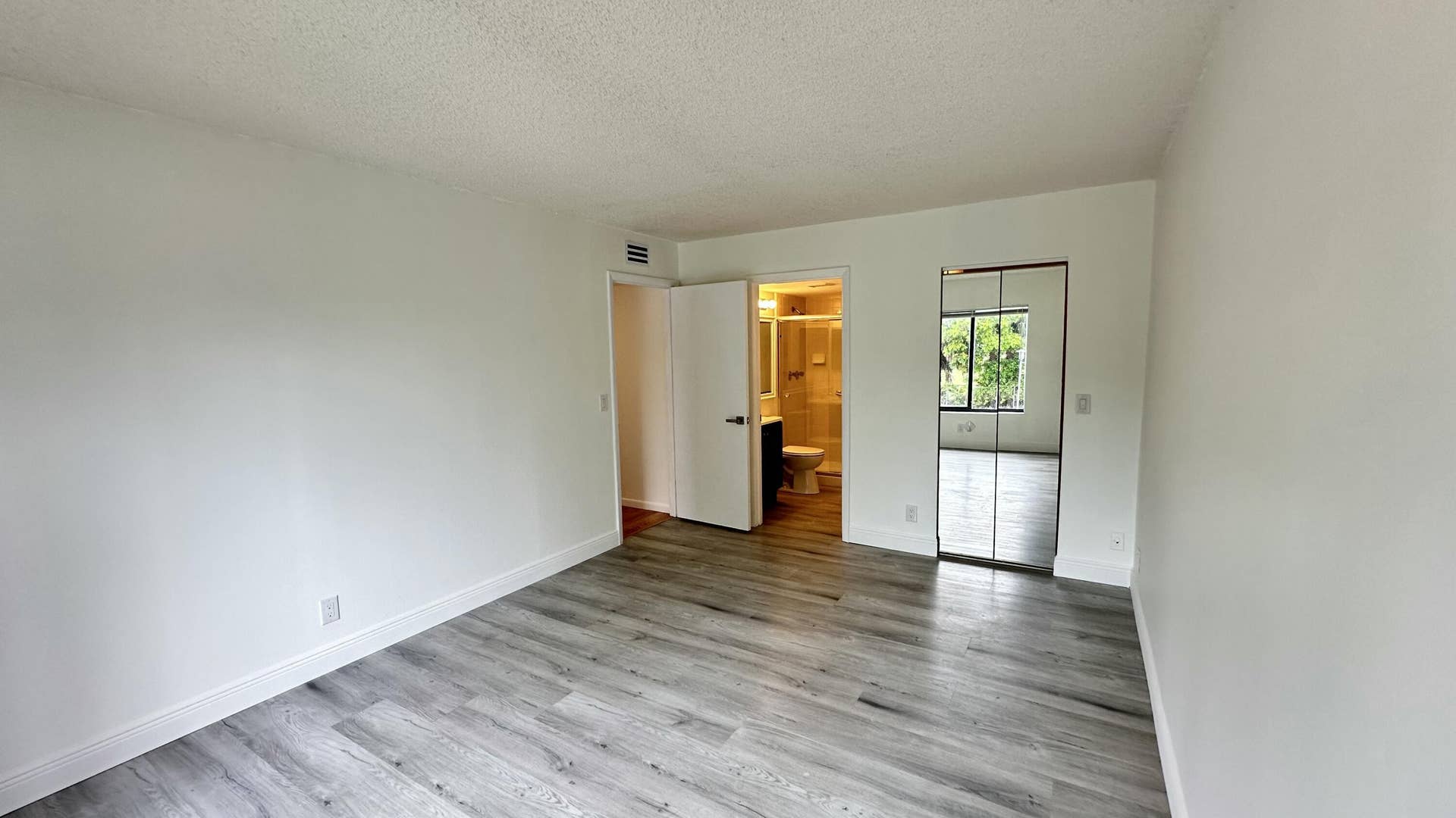 1111 Green Pine Boulevard, #D2, West Palm Beach, West Palm Beach, FL 33409 IMG_3282