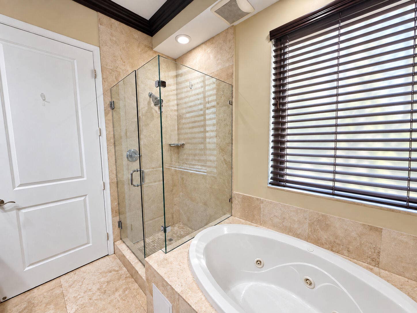2900 NW 125TH Avenue, #3-305, Sunrise, FL 33323 Primary Bath/Shower/Soaking Tub