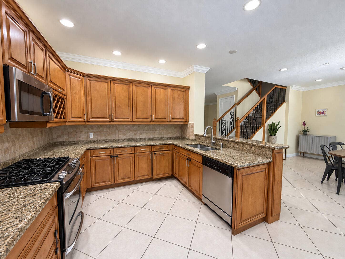 2900 NW 125TH Avenue, #3-305, Sunrise, FL 33323 Kitchen