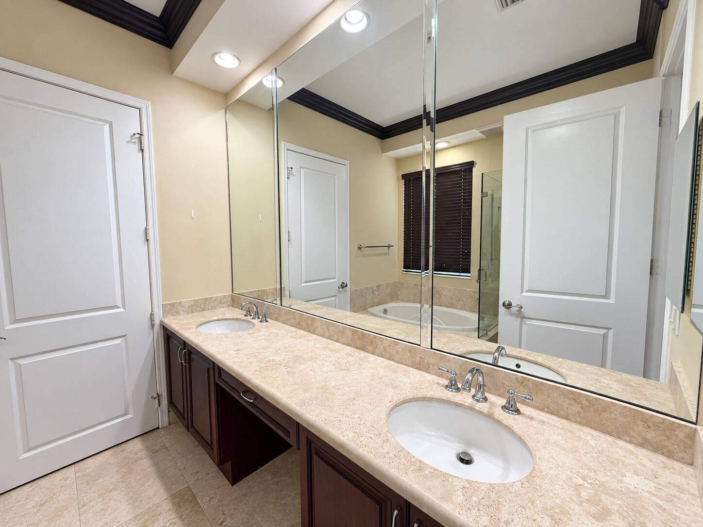 2900 NW 125TH Avenue, #3-305, Sunrise, FL 33323 Primary Bath/Dual Vanity