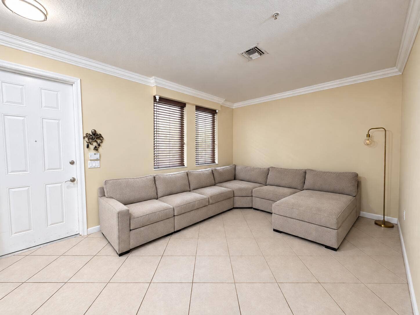 2900 NW 125TH Avenue, #3-305, Sunrise, FL 33323 Entry/Formal Living Room
