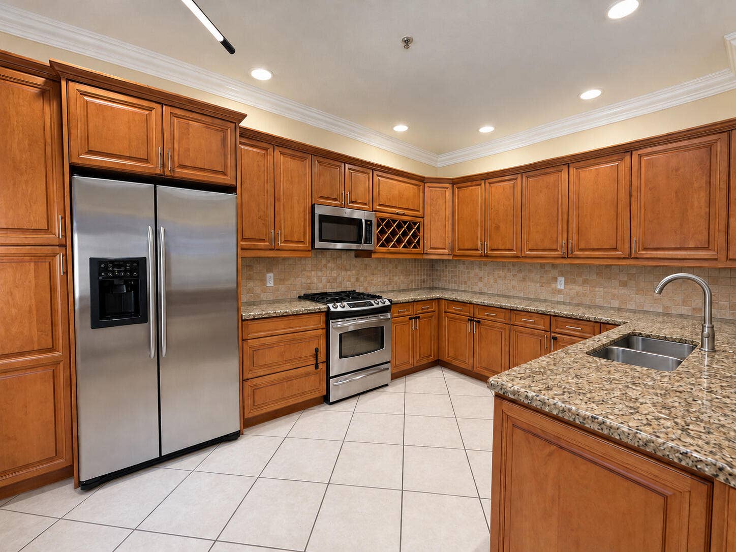 2900 NW 125TH Avenue, #3-305, Sunrise, FL 33323 Kitchen