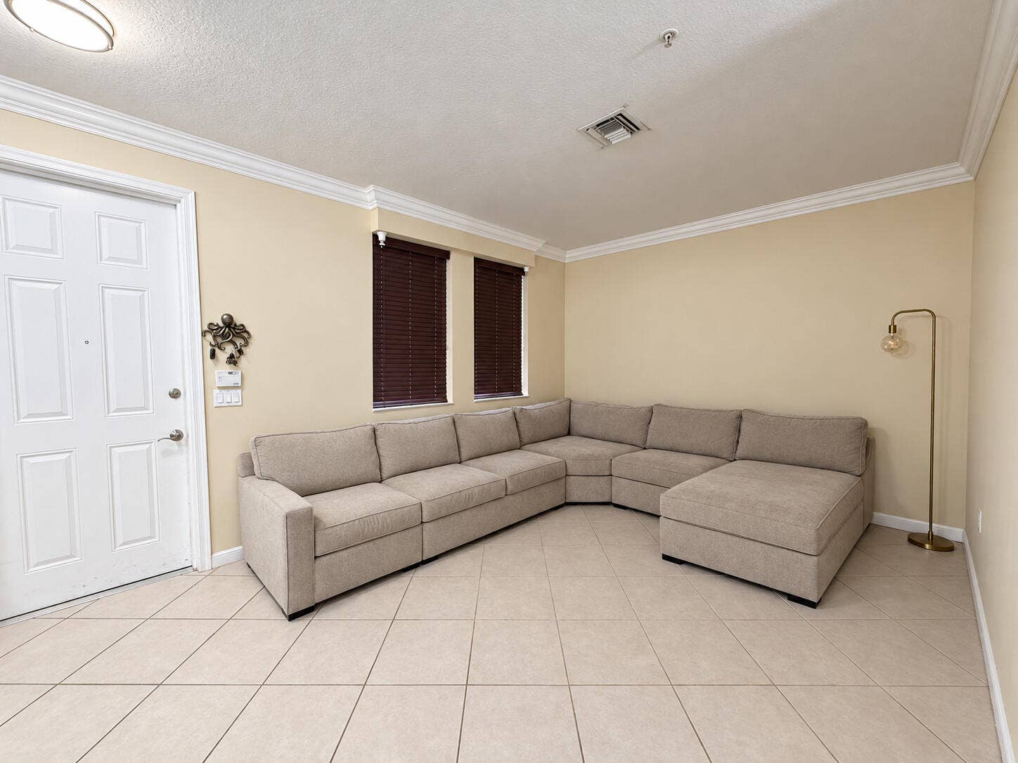 2900 NW 125TH Avenue, #3-305, Sunrise, FL 33323 Entry/Formal Living Room