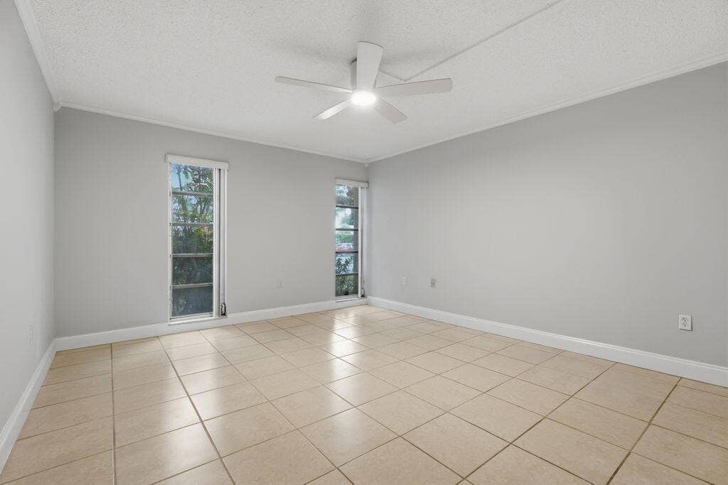 485 N PINE ISLAND Road, #A105, Plantation, FL 33324 Spacious Bedroom with ceiling fan