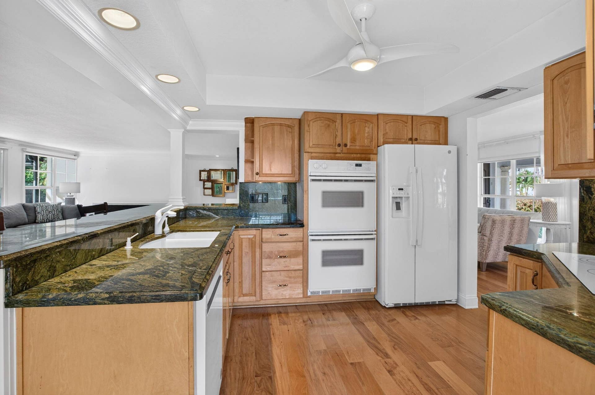 840 SW 2ND Street, Boca Raton, FL 33486 Kitchen