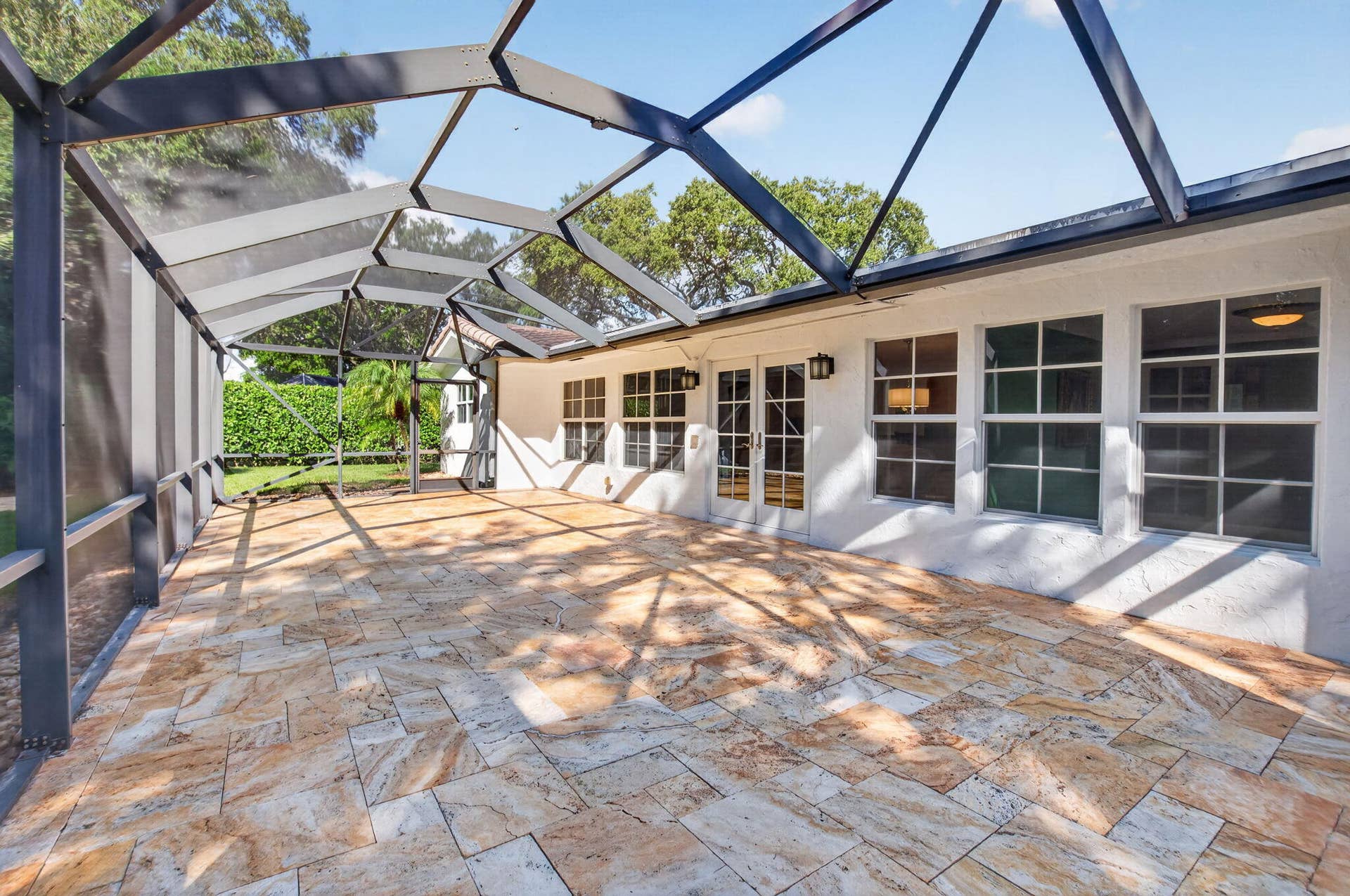 840 SW 2ND Street, Boca Raton, FL 33486 Screened Patio