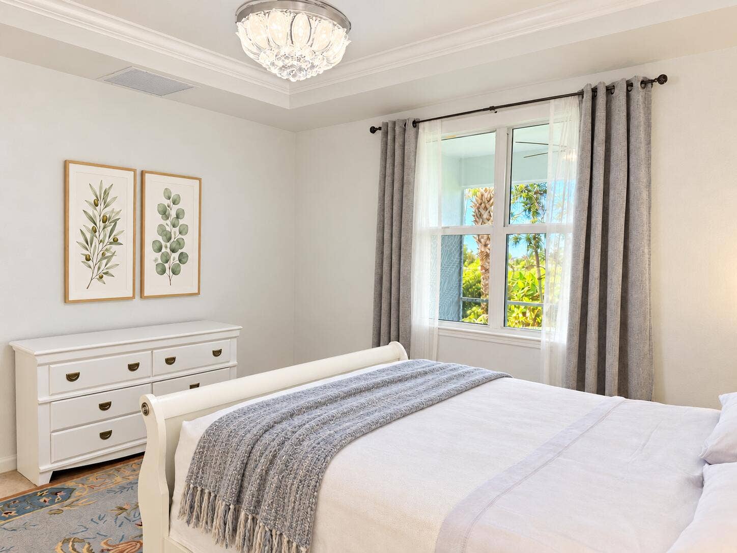 Owners suite is spacious. Notice the tray ceiling add a touch of elegance.