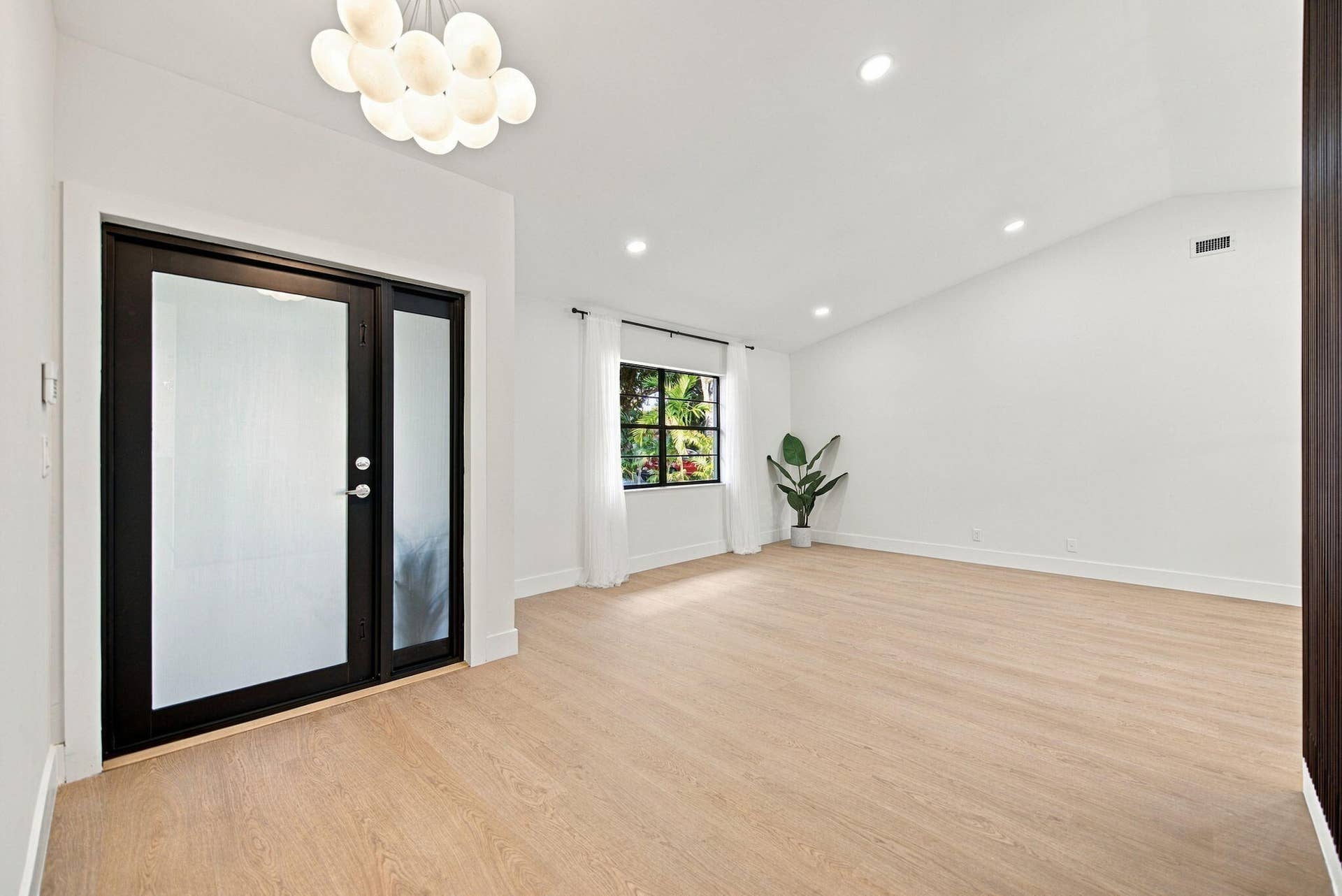 9-web-or-mls-10742-nw-18th-ct