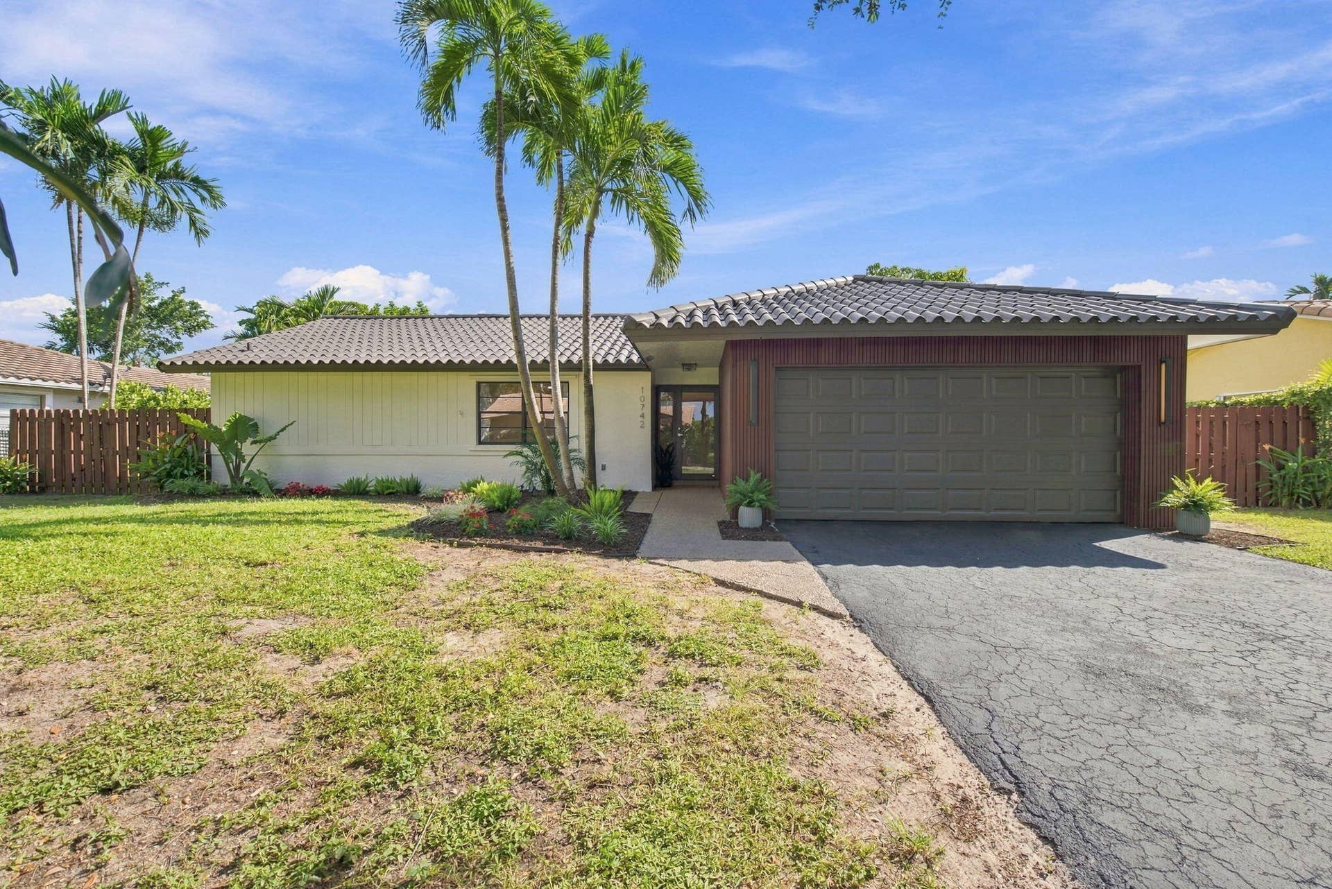 7-web-or-mls-10742-nw-18th-ct