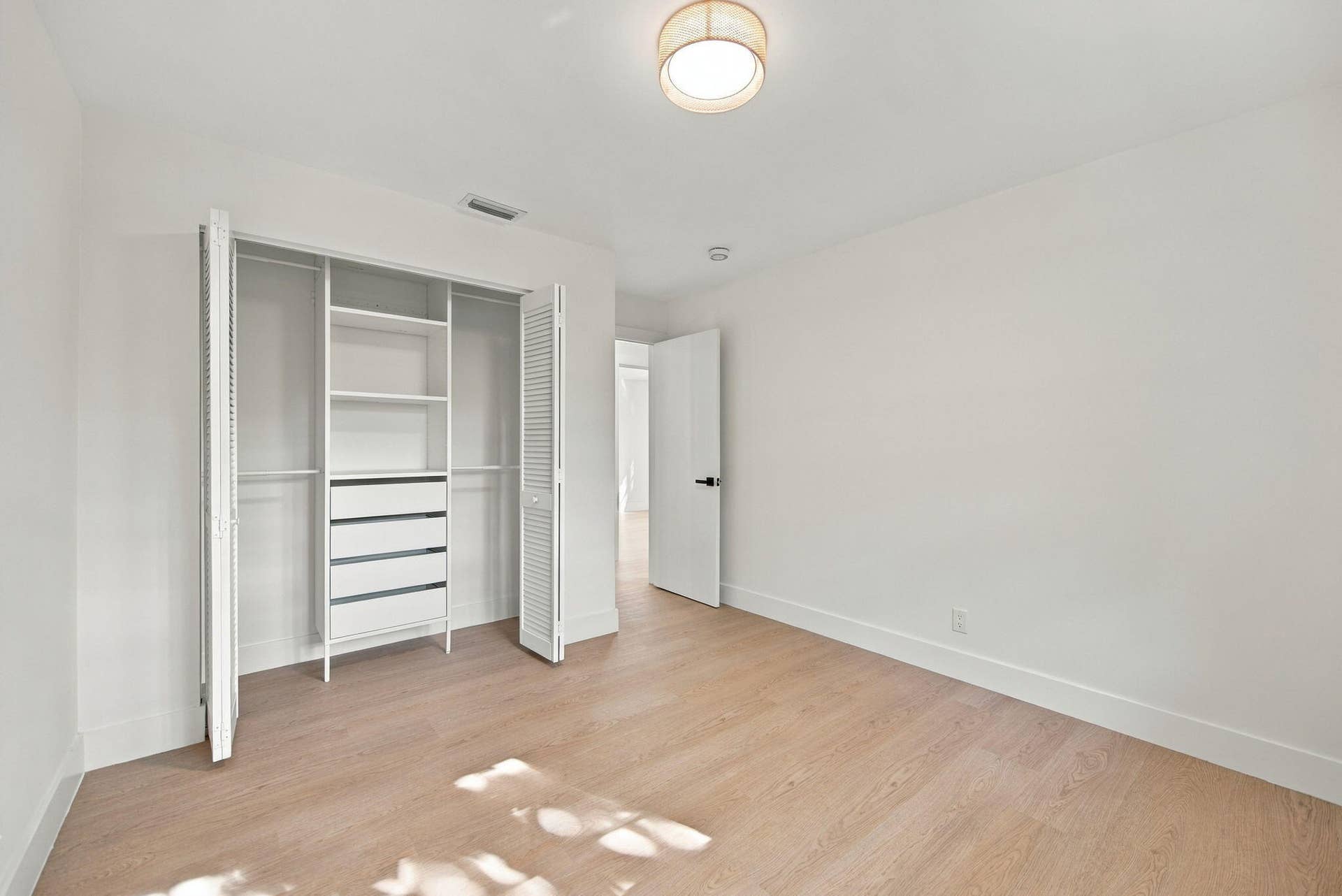 39-web-or-mls-10742-nw-18th-ct
