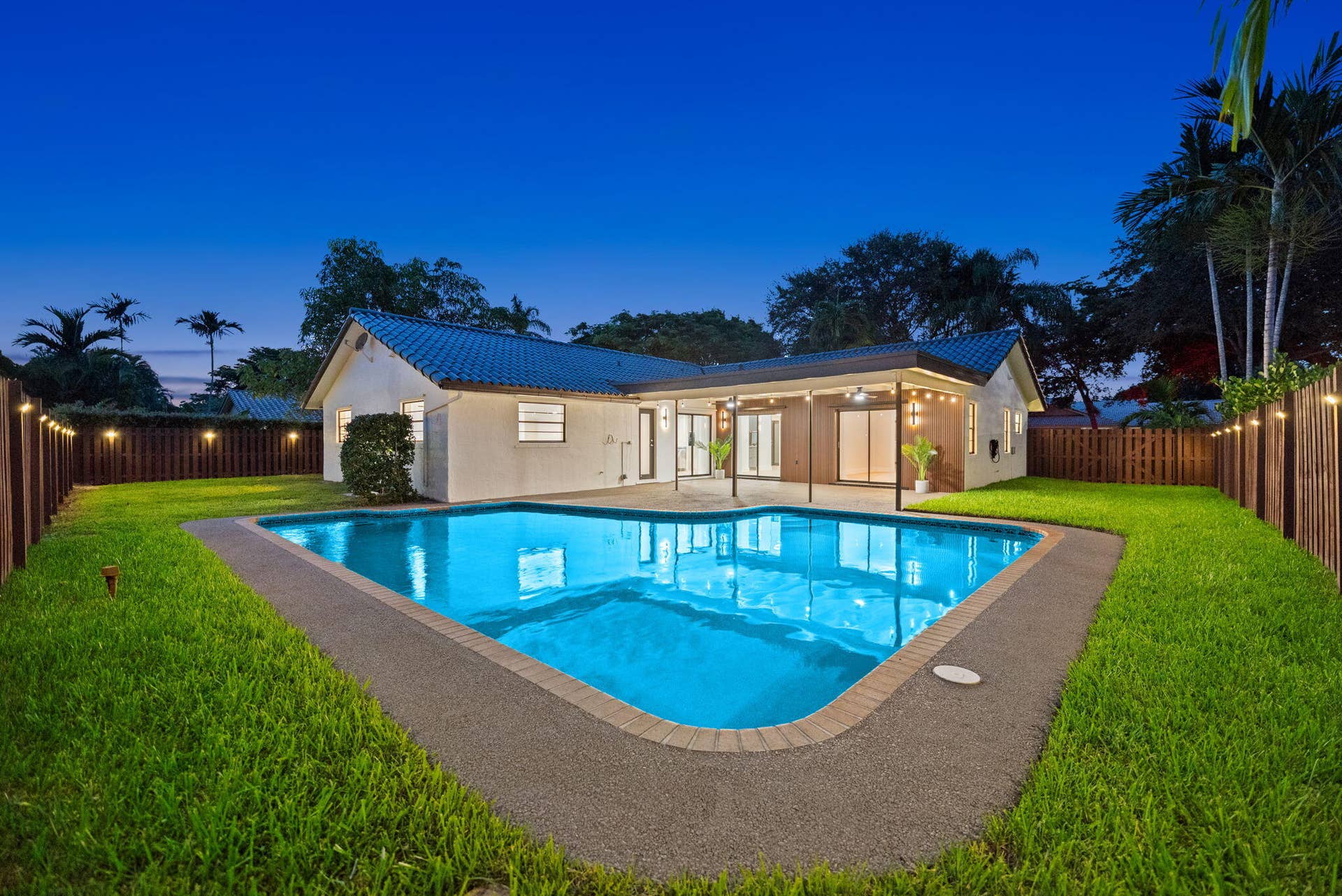 48-web-or-mls-10742-nw-18th-ct