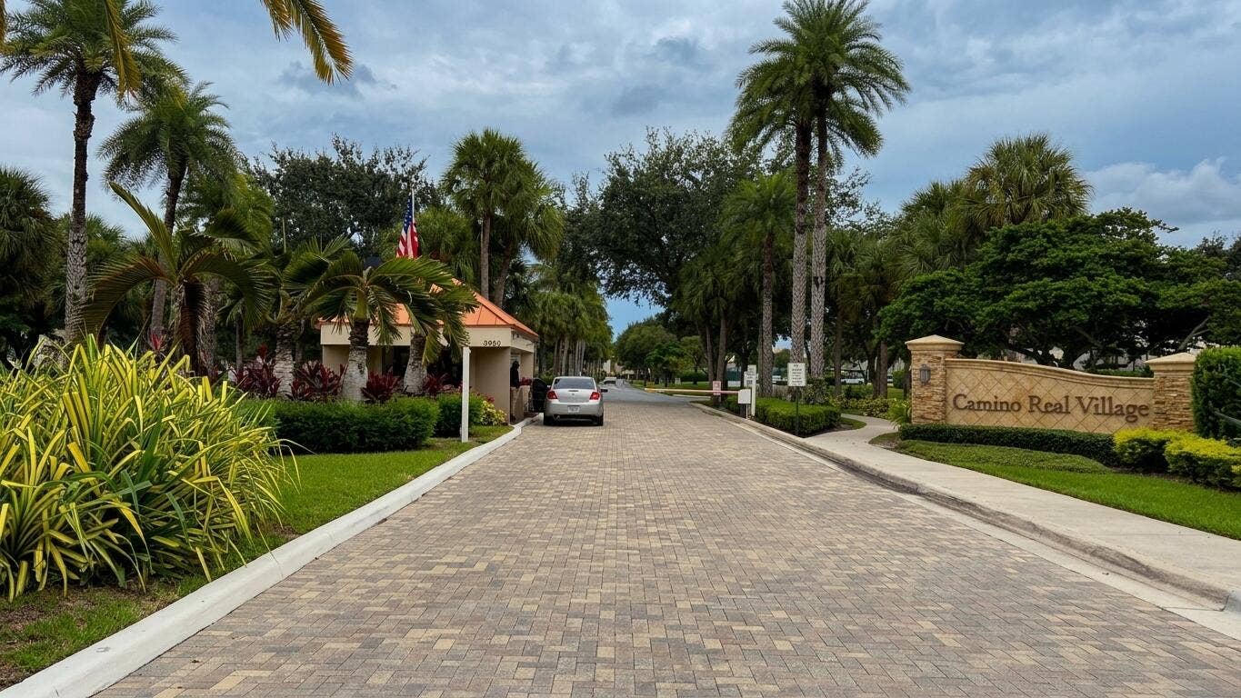 5900 Camino Del Sol, #302, Boca Raton, FL 33433 Condo 2