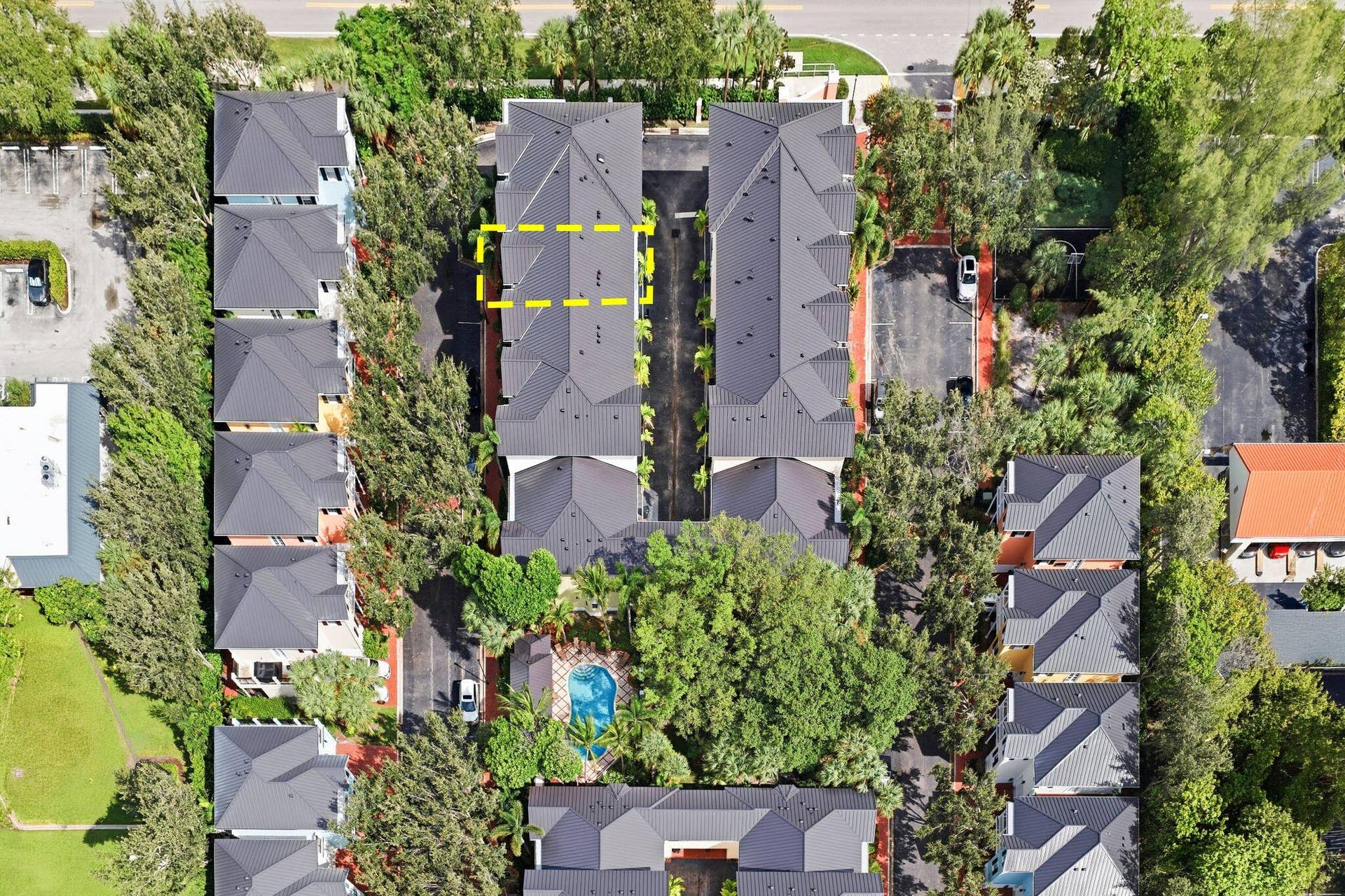 Aerial view all of community!