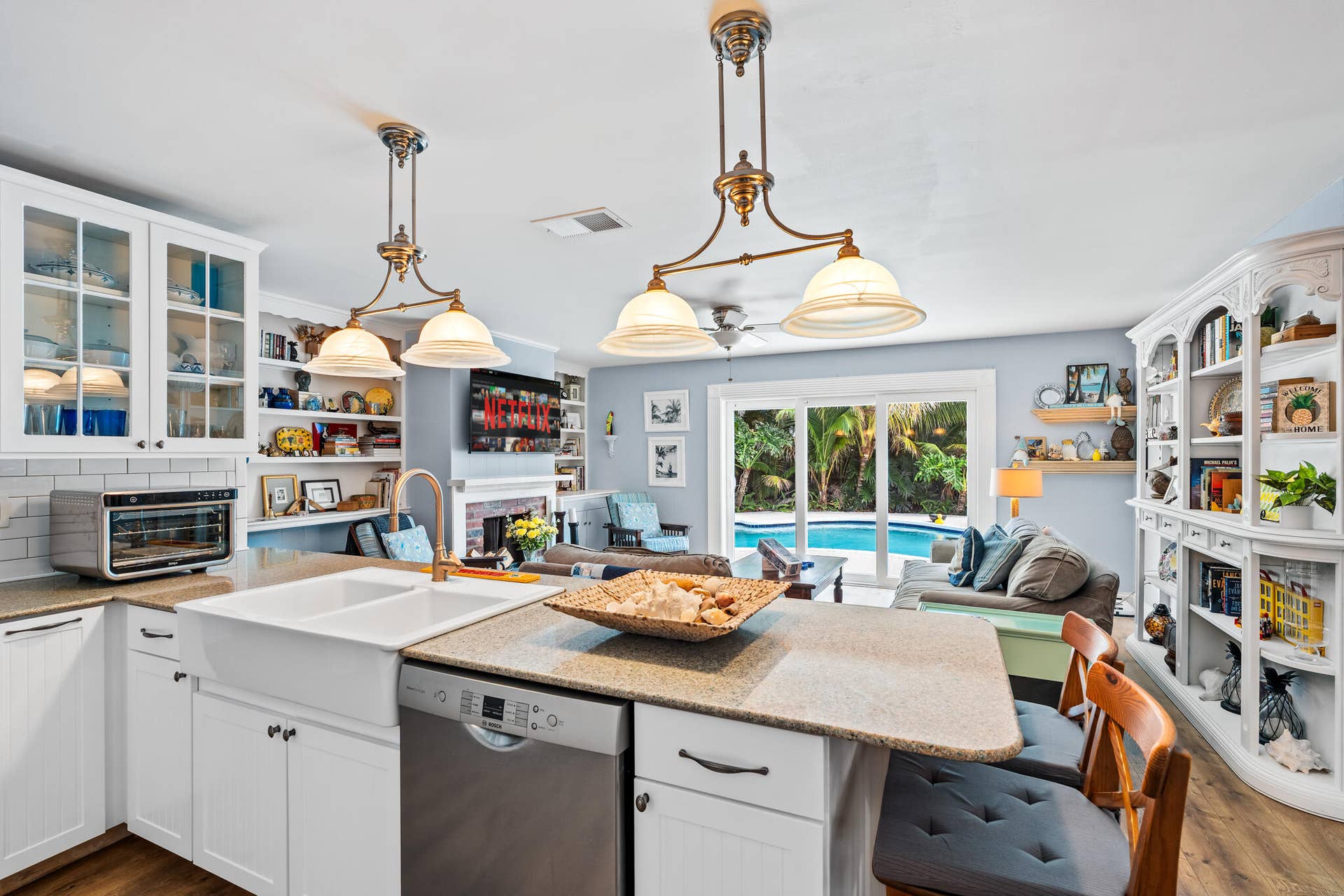 611 East Drive, Delray Beach, FL 33445 611 East Dr 13 Kitchen
