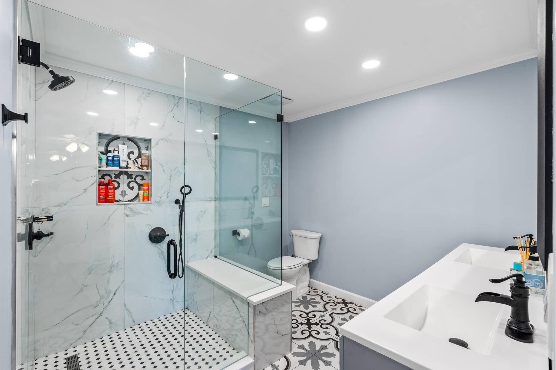 611 East Drive, Delray Beach, FL 33445 611 East Dr 23 Primary Bathroom