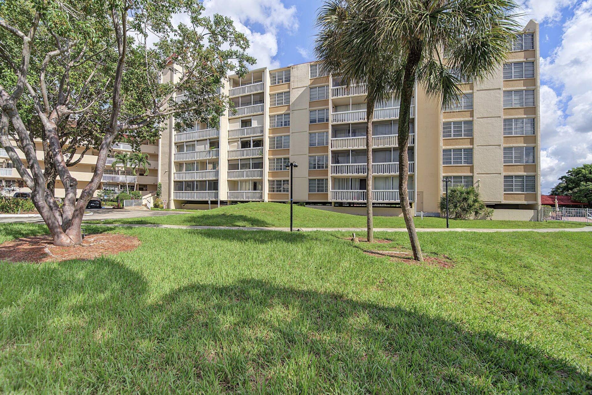 7051 Environ Boulevard, #534, Lauderhill, FL 33319 Exterior Front 2