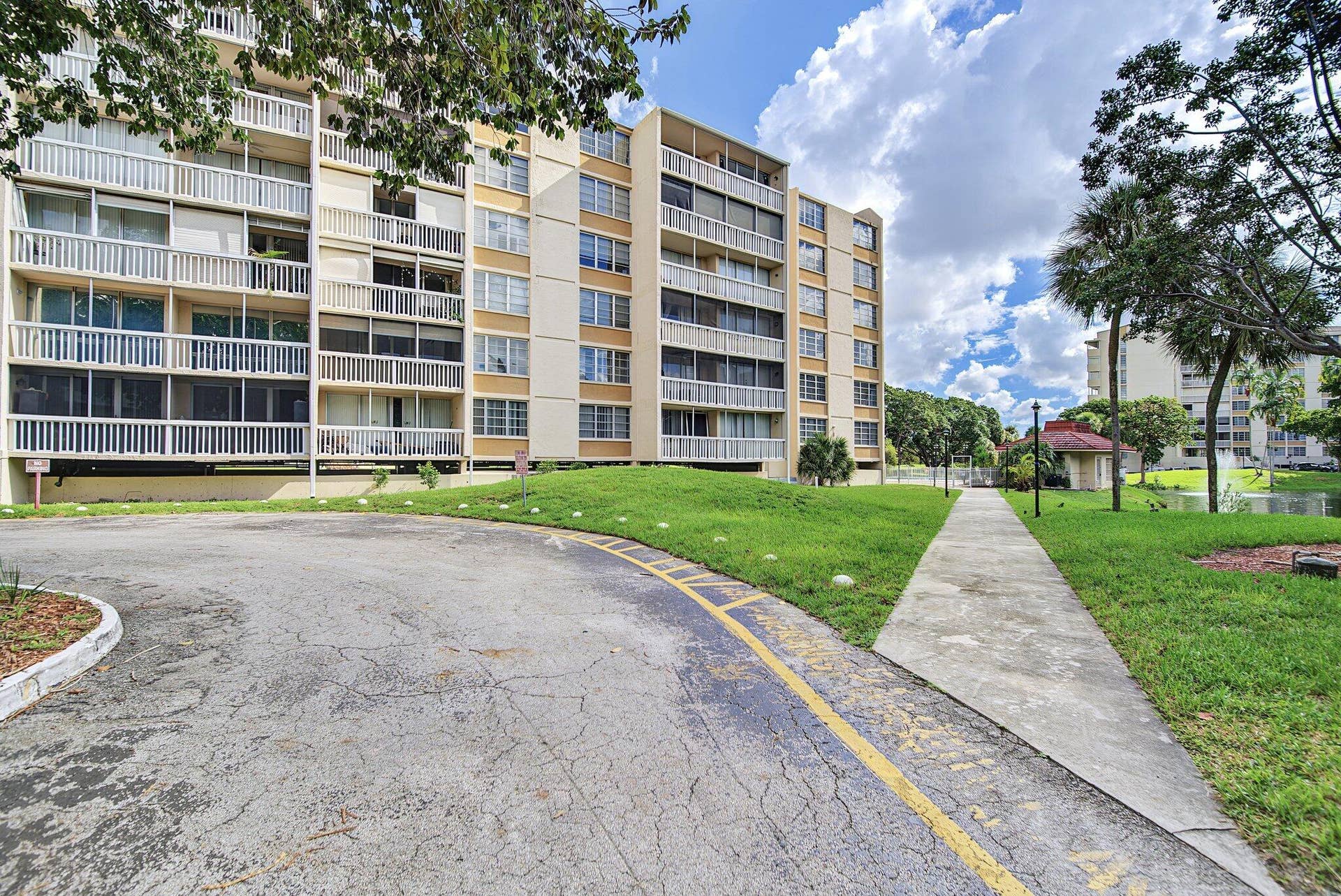 7051 Environ Boulevard, #534, Lauderhill, FL 33319 Exterior Front 3