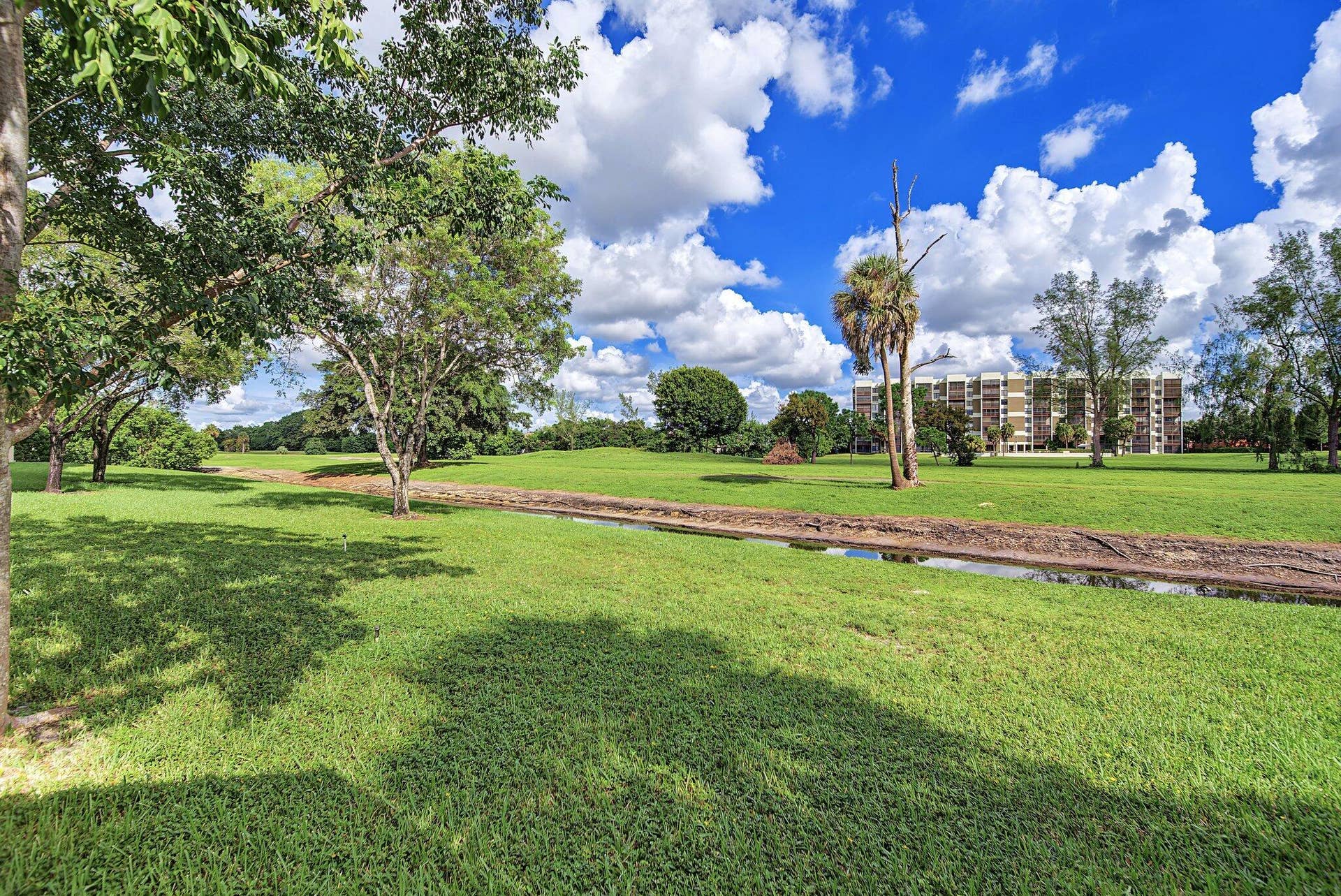 7051 Environ Boulevard, #534, Lauderhill, FL 33319 Golf view