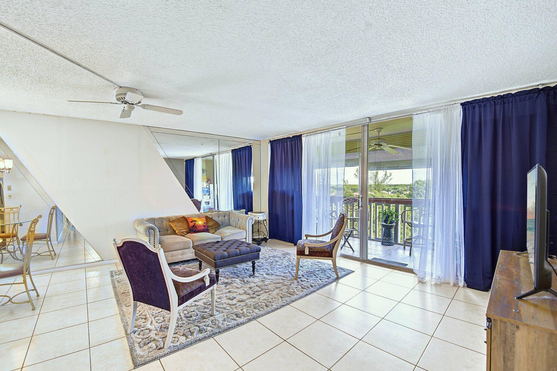 7051 Environ Boulevard, #534, Lauderhill, FL 33319 Living Room