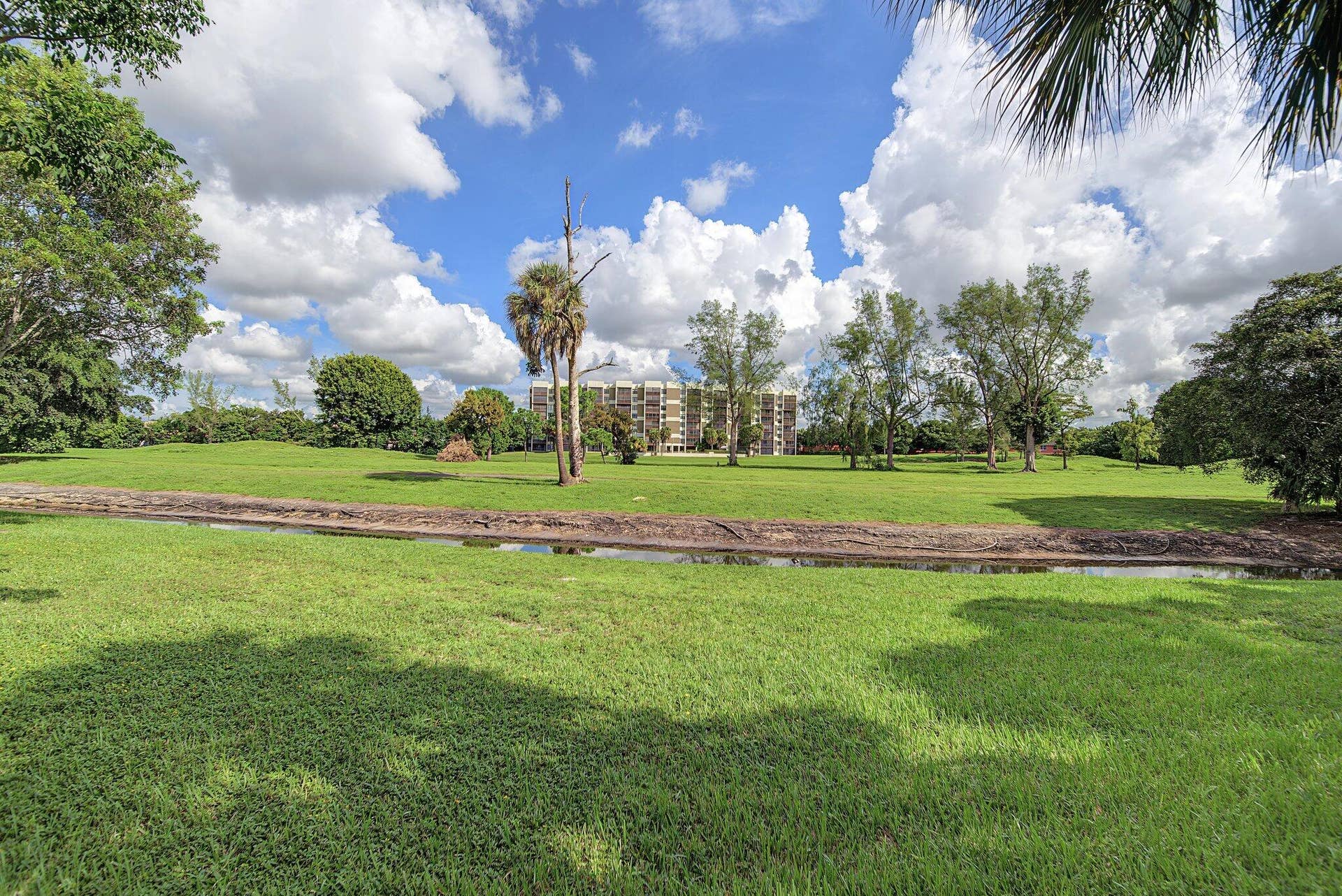 7051 Environ Boulevard, #534, Lauderhill, FL 33319 Golf view