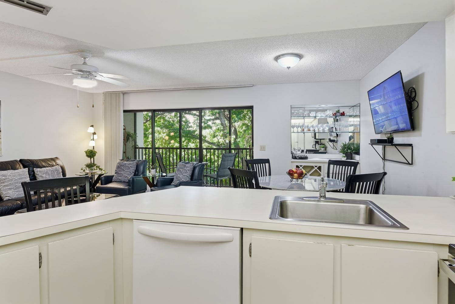 1605 S Us Highway 1, #C302, Jupiter, FL 33477 016-029-1605 US1 S C302-1499x1000