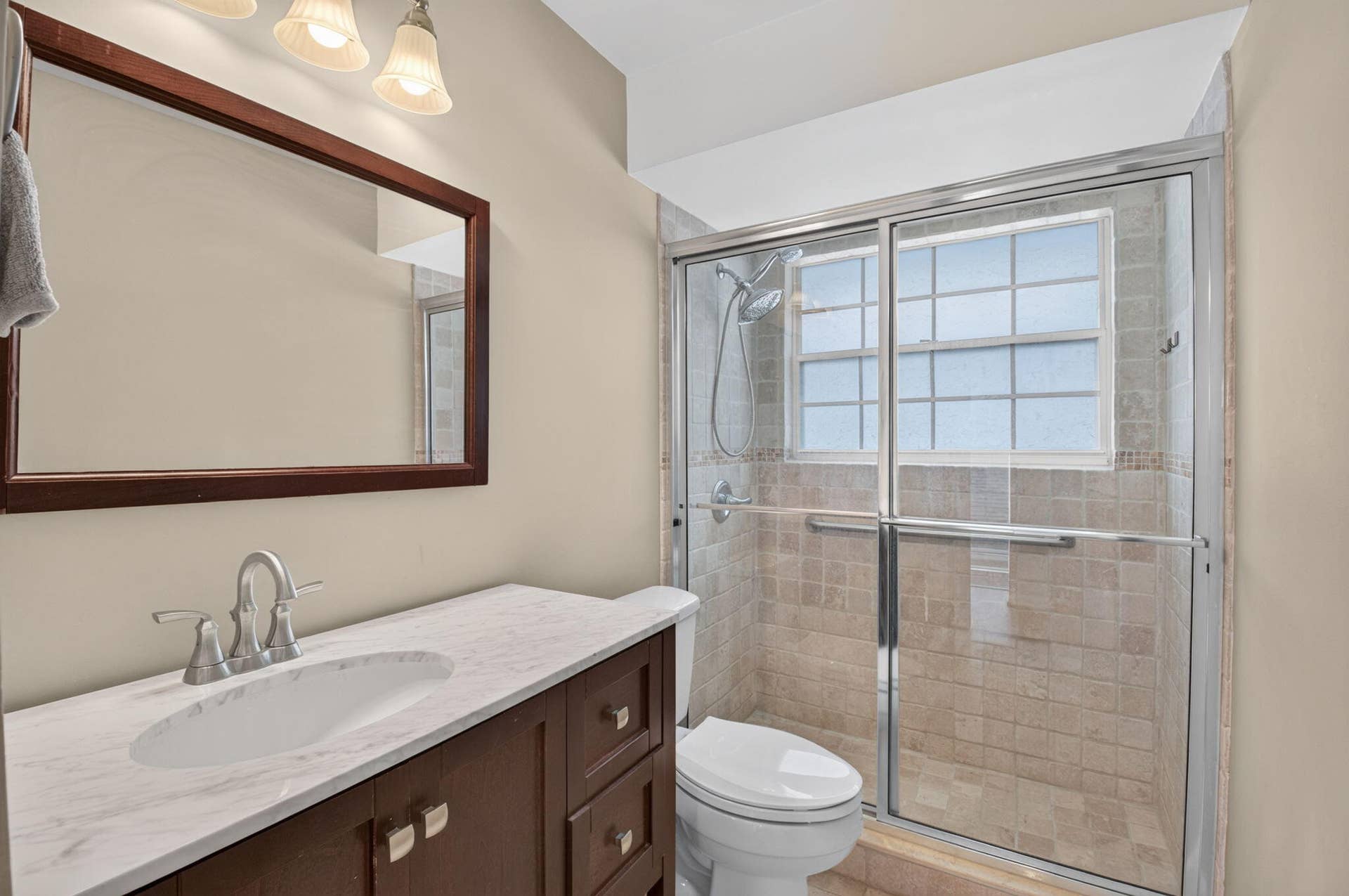 5092 Coronado Ridge, Boca Raton, FL 33486 Guest Bathroom