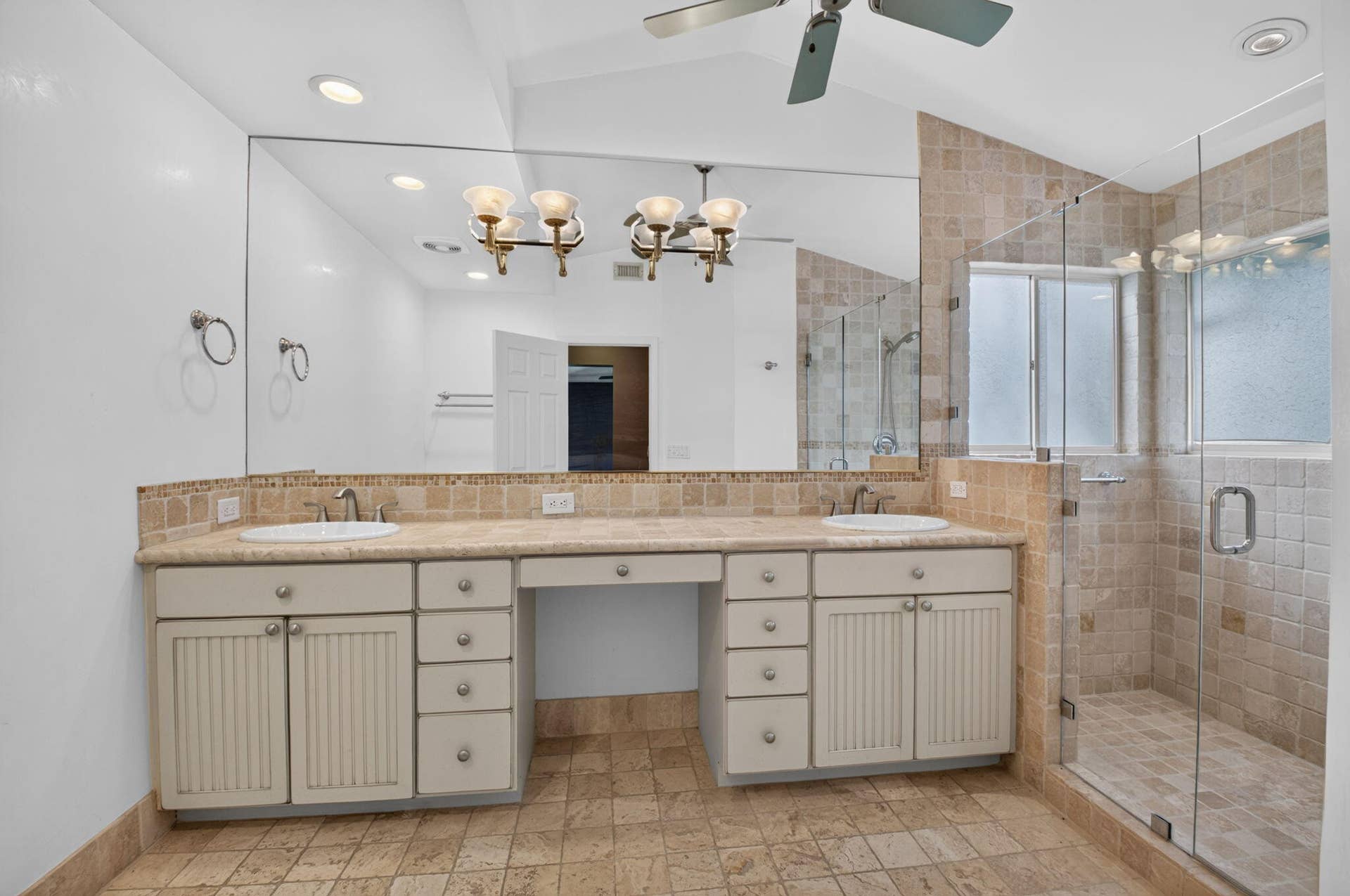 5092 Coronado Ridge, Boca Raton, FL 33486 Primary Bathroom with dual sinks and large shower