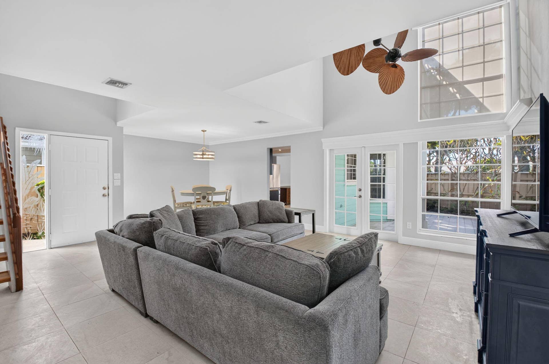 5092 Coronado Ridge, Boca Raton, FL 33486 Many windows