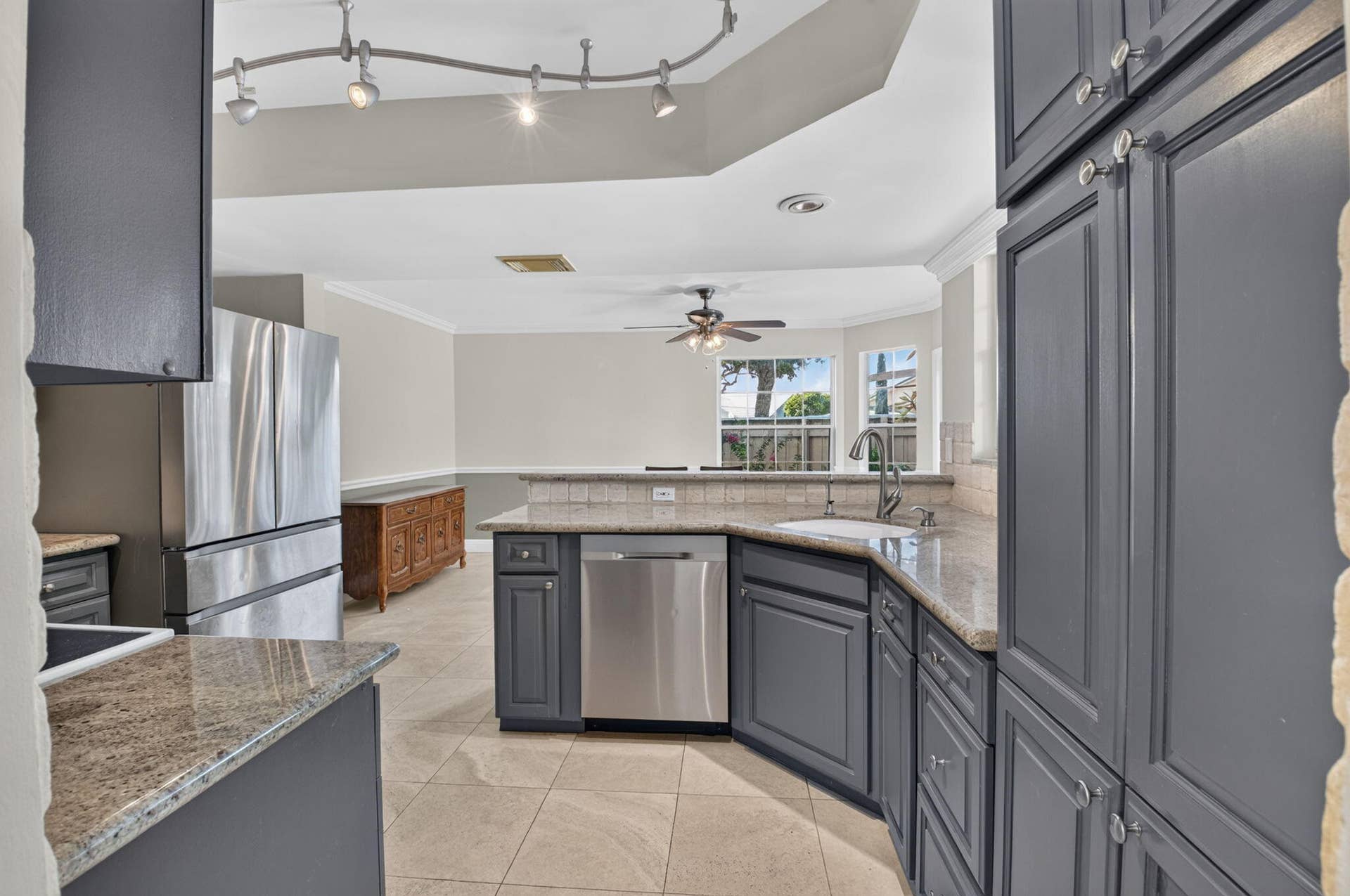 5092 Coronado Ridge, Boca Raton, FL 33486 Lots of cabinets