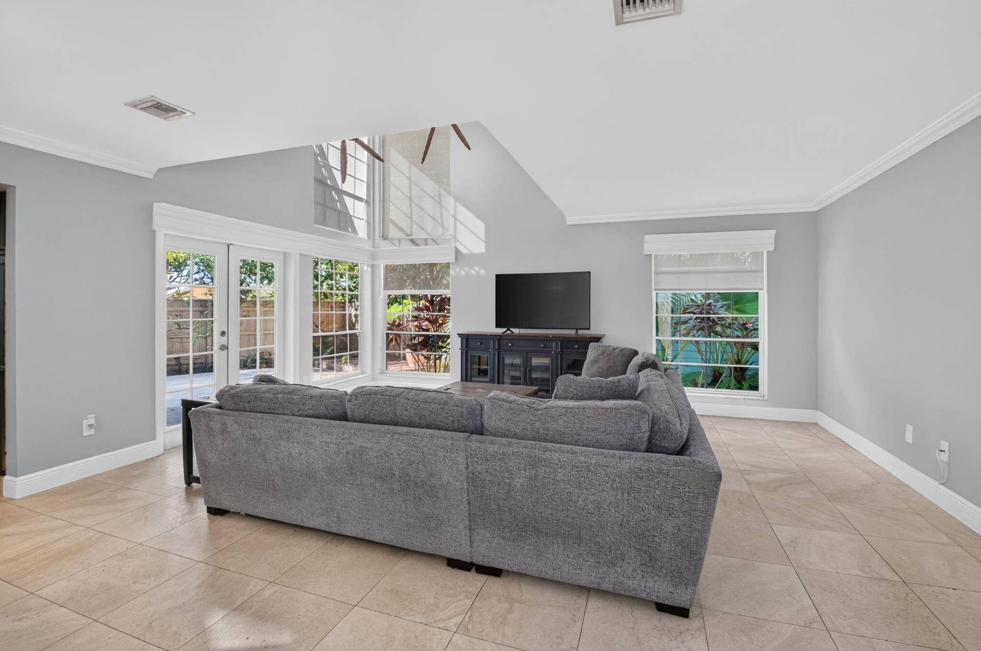 5092 Coronado Ridge, Boca Raton, FL 33486 Light and bright