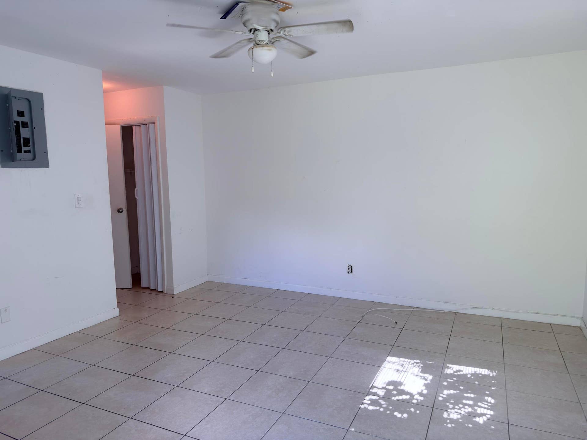 635 NW 22ND Road, Fort Lauderdale, FL 33311 Photo Oct 05 2026, 2 38 18 PM