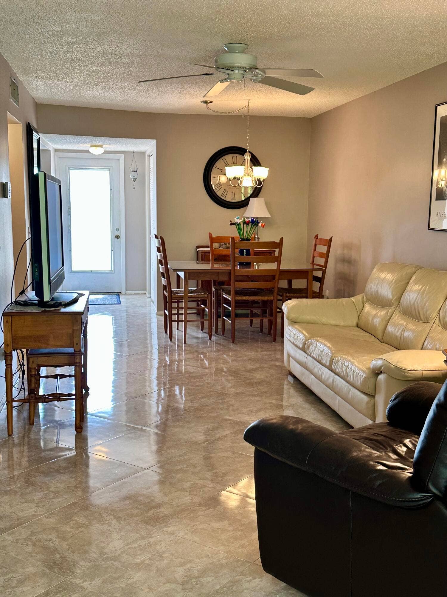 2950 SE Ocean Boulevard, #130-6, Stuart, FL 34996 Living Room