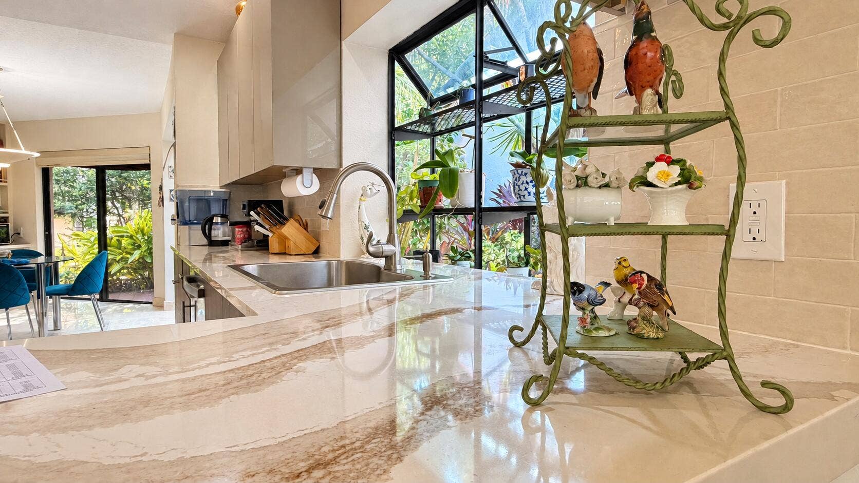 Warm daylight, balanced interior-4